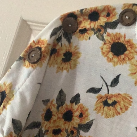 Truseles short sleeve Sunflower twisted top size Med beige yellow green black - Picture 4 of 9